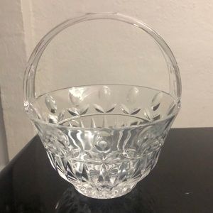 Block crystal basket